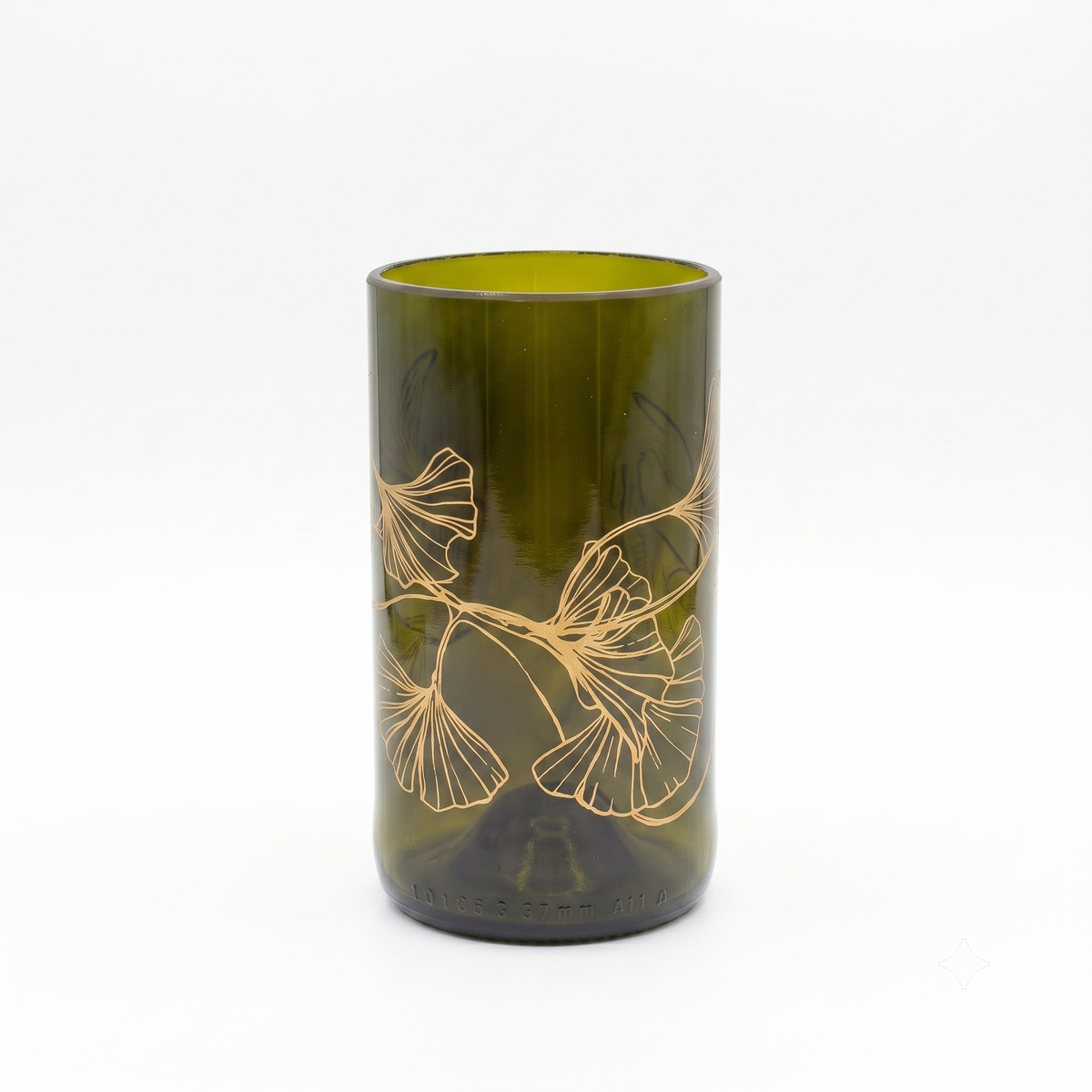 Bicchiere alto in vetro recuperato con decorazione dorata di foglie di ginkgo
