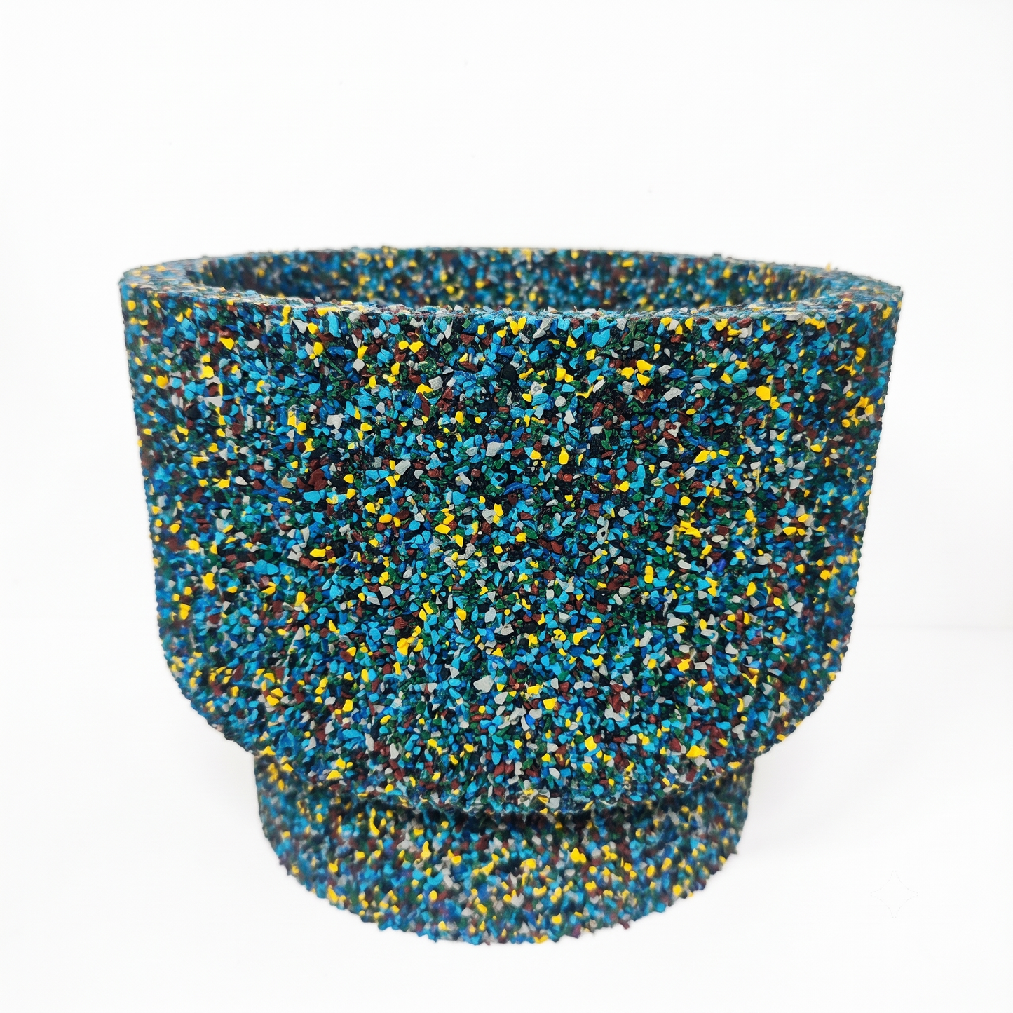 Vaso tondo con base rialzata in gomma riciclata, colore blu