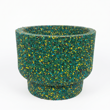 Vaso tondo con base rialzata in gomma riciclata, colore verde