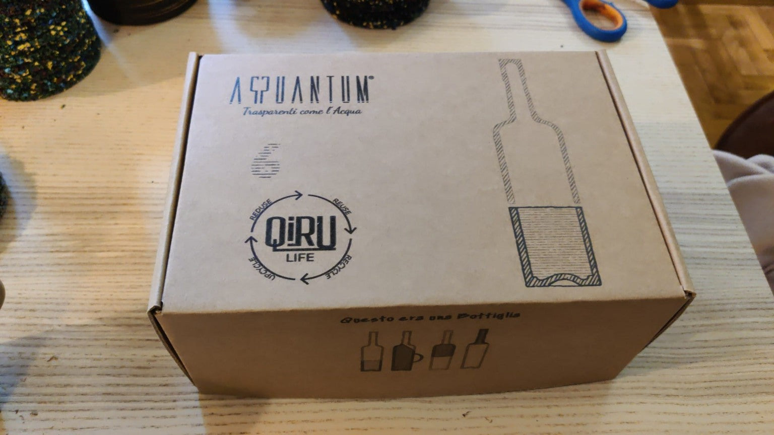 Confezione personalizzata da sei bicchieri del precedente progetto Aqquantum